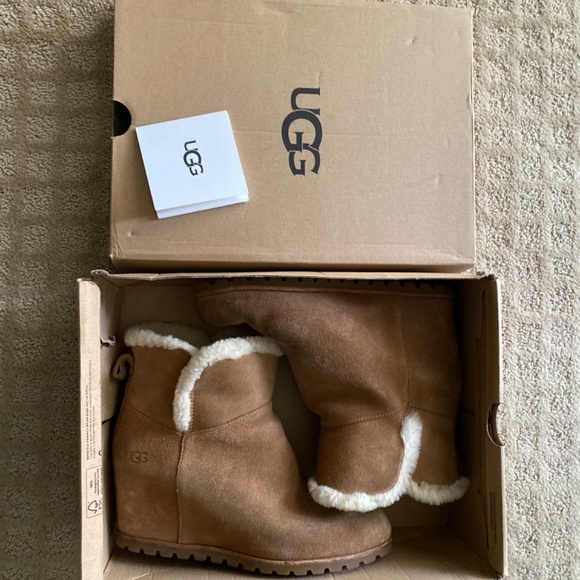 UGG Boots Shearling -Fair Condition - Picture 2 of 16